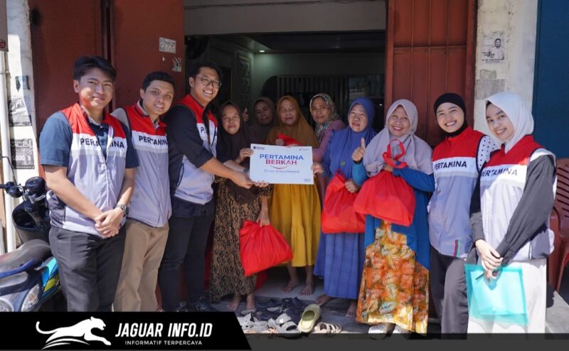 Penyaluran bantuan paket sembako gratis oleh Pertamina Patra Niaga Regional Sulawesi kepada 153 warga kelompok binaan CSR IT Makassar dalam rangka memperingati Hari Raya Iduladha 1447 H