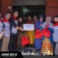 Penyaluran bantuan paket sembako gratis oleh Pertamina Patra Niaga Regional Sulawesi kepada 153 warga kelompok binaan CSR IT Makassar dalam rangka memperingati Hari Raya Iduladha 1447 H