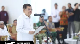 Ketua Umum PMI Pusat, Jusuf Kalla, saat melantik jajaran pengurus baru PMI Sulawesi Utara periode 2026-2031 di Wisma Negara Bumi Beringin, Manado, 15/06/26.