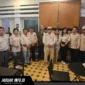 Ketua KTNA Sulut Arly Dondokambey bersama pengurus saat memberikan keterangan pers terkait persiapan keberangkatan kontingen ke ajang PENAS di Gorontalo, Rabu (17/06/26).