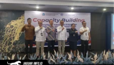 Kepala Perwakilan Bank Indonesia Sulut Joko Supratikto bersama Kepala DPMPTSP Sulut Hermina Syaloom Korompis saat menghadiri kegiatan Capacity Building di Sentra Hotel Minahasa Utara, 17/06/26.