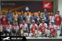 Para pemenang AHM Technical Skill Contest 2026 berfoto bersama perwakilan manajemen PT Daya Adicipta Wisesa setelah pengumuman hasil kompetisi.