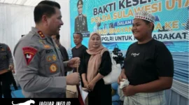 Kapolda Sulut Irjen Pol Roycke Harry Langie saat meninjau pelayanan kesehatan gratis pada puncak Bakti Kesehatan Hari Bhayangkara ke-80 di Lapangan Ketang Baru, Manado, 23/06/26.