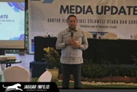 Kepala OJK Sulawesi Utara dan Gorontalo, Robert Sianipar, saat memberikan sambutan dalam kegiatan Media Update Triwulan II di NDC Resort and Spa, Manado, Kamis (25/06/26).