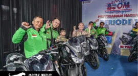 Seremoni penyerahan hadiah Program Berkah Ojek Online MyPertamina (BOOM) periode pertama kepada mitra pengemudi di SPBU COCO MT Haryono, Jakarta, 25/06/26.