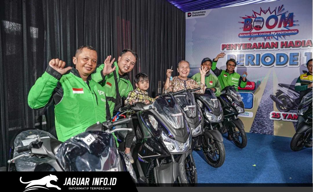 Seremoni penyerahan hadiah Program Berkah Ojek Online MyPertamina (BOOM) periode pertama kepada mitra pengemudi di SPBU COCO MT Haryono, Jakarta, 25/06/26.