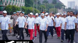 Kapolri Jenderal Listyo Sigit Prabowo saat menghadiri kegiatan olahraga bersama masyarakat di kawasan Car Free Day, Jakarta Pusat, Minggu (28/06/26).