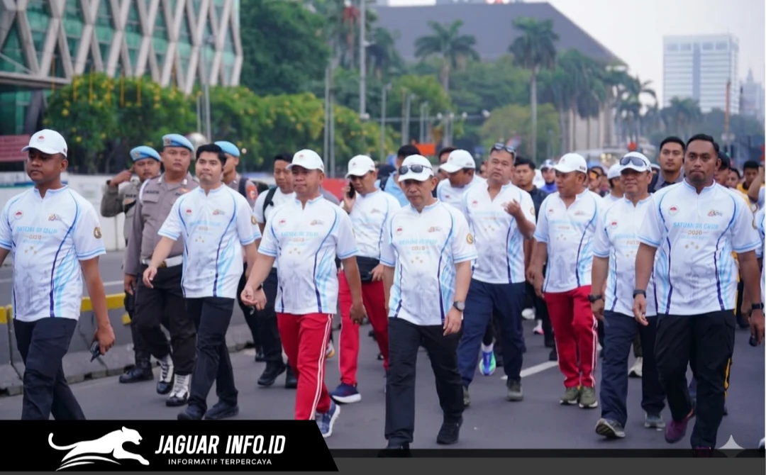 Kapolri Jenderal Listyo Sigit Prabowo saat menghadiri kegiatan olahraga bersama masyarakat di kawasan Car Free Day, Jakarta Pusat, Minggu (28/06/26).