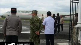 Gubernur Sulut Yulius Selvanus, Kapolda Irjen Pol Roycke Langie, dan jajaran Forkopimda menyambut kedatangan Wapres Gibran Rakabuming Raka di Bandara Internasional Sam Ratulangi, Manado, 29/06/26.