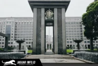 Pusat Sinergi Kebijakan: Gedung Bank Indonesia di Jakarta menjadi pusat koordinasi kebijakan moneter untuk menjaga stabilitas harga nasional. Melalui penguatan koordinasi antara Bank Indonesia dan pemerintah, pengendalian inflasi terus dioptimalkan agar tetap berada dalam rentang target yang telah ditetapkan