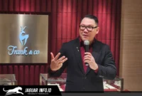 Rolly Soesanto saat sesi tanya jawab dengan media di lokasi gerai baru Frank & co. Manado Town Square.