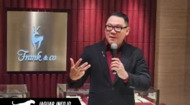 Rolly Soesanto saat sesi tanya jawab dengan media di lokasi gerai baru Frank & co. Manado Town Square.