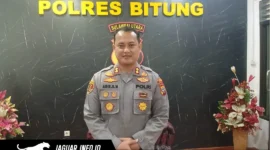 Kapolres Bitung AKBP Arie Sulistyo Nugroho saat memberikan keterangan terkait strategi pengamanan wilayah dan penguatan patroli di Mapolres Bitung.