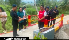 Dansat Brimob Polda Sulut saat meresmikan infrastruktur jembatan baru untuk masyarakat, 10/07/26.
