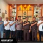 Kapolres Tomohon AKBP Novrial Alberti Kombo bersama jajaran Polres Tomohon melakukan pertemuan silaturahmi dengan Kajari Tomohon Adi Imanuel Palebangan dan jajarannya di Kantor Kejari, Selasa 14/07/26.