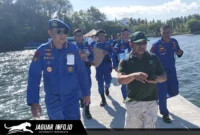 Direktur Polairud Polda Sulut, Kombes Pol Bayuaji Yudha Prasaja, saat berada di dermaga untuk memimpin langsung pengawalan delegasi Uni Eropa pada 16/07/26.