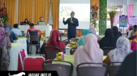 Suasana kegiatan sosialisasi Program Pendanaan Usaha Mikro dan Kecil (PUMK) serta edukasi penggunaan LPG oleh Pertamina Patra Niaga Regional Sulawesi bagi puluhan pelaku UMKM di Saung D’Luna, Takalar, 15/07/26.