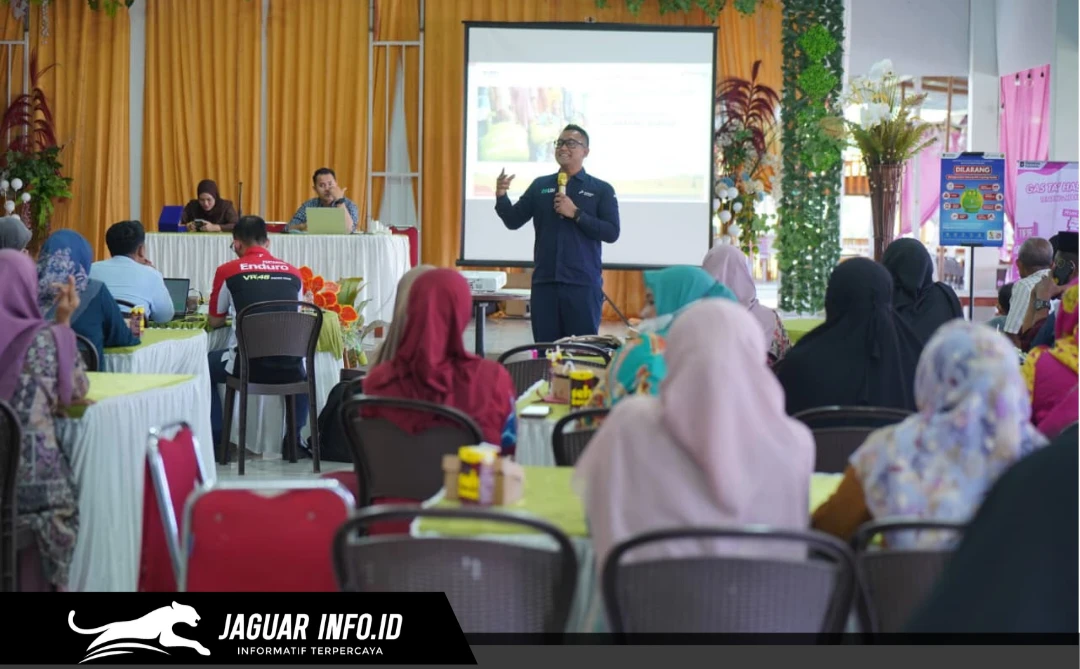 Suasana kegiatan sosialisasi Program Pendanaan Usaha Mikro dan Kecil (PUMK) serta edukasi penggunaan LPG oleh Pertamina Patra Niaga Regional Sulawesi bagi puluhan pelaku UMKM di Saung D’Luna, Takalar, 15/07/26.