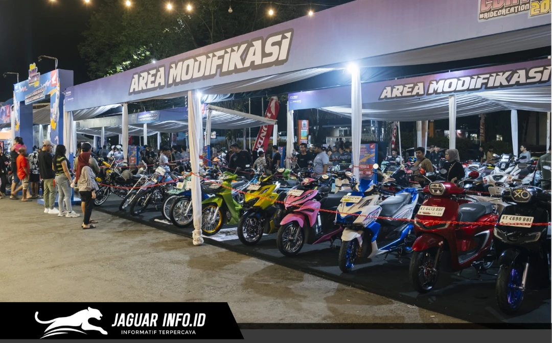Jajaran motor hasil karya peserta pada ajang kompetisi modifikasi Honda Modif Contest (HMC).
