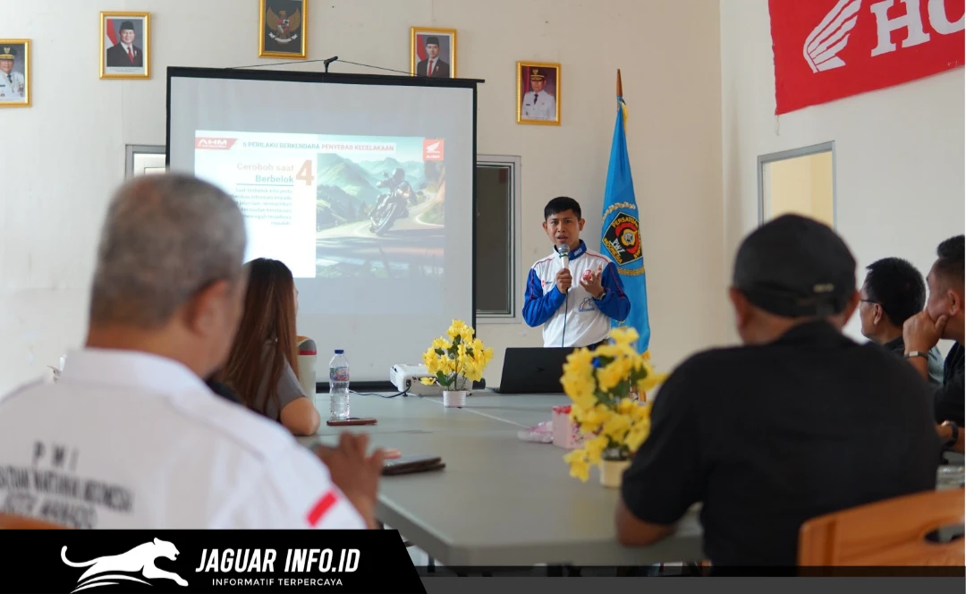 Suasana kegiatan donor darah hasil kolaborasi PT Daya Adicipta Wisesa (DAW) dan PWI Sulawesi Utara di Kantor PWI Sulut, Manado, pada 08/07/26. Aksi ini digelar dalam rangka memperingati HUT ke-403 Kota Manado.