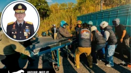 Wakapolda Sulut Brigjen Pol Awi Setiyono saat mengoordinasikan proses evakuasi korban kecelakaan lalu lintas di jalan raya. 