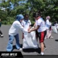 Aksi bersih-bersih pantai (coastal clean up) oleh PT Pertamina Trans Kontinental bersama elemen masyarakat di Pantai Tangkoko, Bitung, Sabtu (18/07/26).