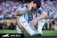 Lionel Messi tampak tertunduk usai Argentina kalah 1-0 dari Spanyol pada laga Final Piala Dunia di East Rutherford.