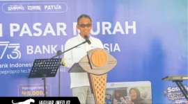 Joko Supratikto, Kepala Perwakilan Bank Indonesia Provinsi Sulawesi Utara, menyampaikan sambutan dalam acara Sinergi Pasar Murah di Manado, 23/07/26. Kegiatan ini merupakan kolaborasi untuk menjaga stabilitas harga pangan.