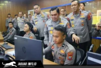Suasana kegiatan asistensi dan supervisi Tim Stamaops Polri di Aula Tribrata secara umum.