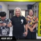 Kuasa hukum CV SJA, Deimer Malonda, saat berada di Mapolda Sulut.