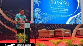 Asisten II Bidang Perekonomian dan Pembangunan Setdaprov Sulawesi Utara, Jimmy Ringkuangan, saat memberikan sambutan mewakili Gubernur Sulawesi Utara dalam kegiatan Diseminasi Laporan Perekonomian Provinsi Sulawesi Utara dan forum Bincang Ekonomi. 