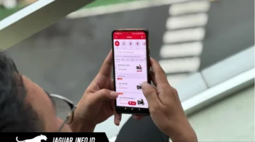 Tangkapan layar antarmuka Aplikasi Daya Auto di ponsel pintar, menampilkan fitur pengingat jadwal servis dan layanan booking online bagi pengguna sepeda motor Honda.