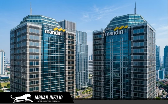 Ilustrasi gedung kantor pusat Bank Mandiri di kawasan bisnis Jakarta.