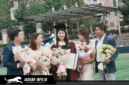Kezia M.G Langie (tengah) berfoto bersama sang ayah, Recky Langie, dan ibunda, Mieke Femmy Mandagi, beserta kedua adiknya seusai prosesi wisuda gelar Doktor di Kookmin University, Seoul, Korea Selatan.