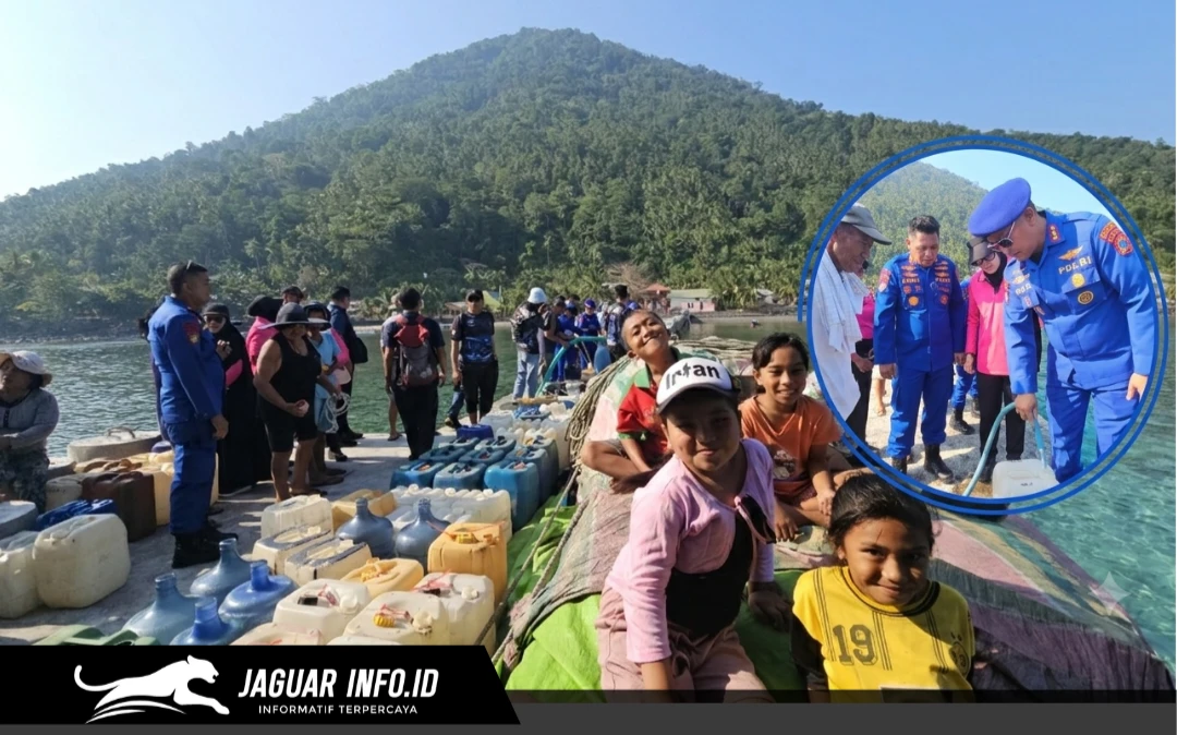 Antusiasme warga pesisir Pulau Manado Tua dan Bunaken yang mengantre membawa berbagai wadah penampungan saat menerima pendistribusian air bersih dari Ditpolairud Polda Sulut.