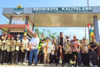 Suasana peresmian Gerbang Ekowisata Kalitalang oleh Yayasan Astra Honda Motor (AHM) bersama Universitas Gadjah Mada (UGM) dan Pemerintah Kabupaten Klaten di Desa Balerante.