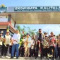 Suasana peresmian Gerbang Ekowisata Kalitalang oleh Yayasan Astra Honda Motor (AHM) bersama Universitas Gadjah Mada (UGM) dan Pemerintah Kabupaten Klaten di Desa Balerante.