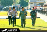 Gubernur Sulut Yulius Selvanus memimpin Apel Gelar Pasukan Tanggap Bencana Dampak El Nino di Lapangan Presisi Polda Sulut, Manado, Selasa (04/08/26).