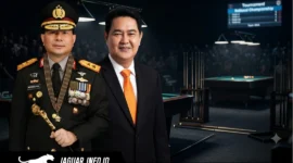 Kapolda Sulut Irjen Pol Roycke Langie & Ketua Panitia EDT Billiard Club  Manado Henky Caroles