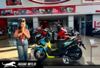 Tampak deretan berbagai varian sepeda motor Honda yang terparkir rapi di area kantor PT Daya Adicipta Wisesa (DAW).