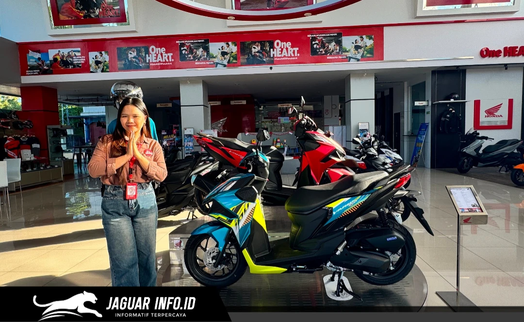 Tampak deretan berbagai varian sepeda motor Honda yang terparkir rapi di area kantor PT Daya Adicipta Wisesa (DAW).