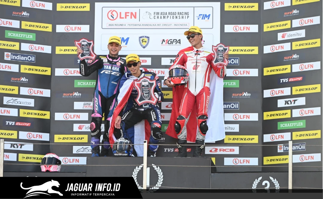 Pebalap Astra Honda Racing Team sukses meraih podium juara berkat ketangguhan motor CBR Series pada ajang balap ARRC di Sirkuit Mandalika.