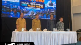 Wali Kota Bitung Hengky Honandar dan Kepala Perwakilan BI Sulut Joko Supratikto saat memimpin High Level Meeting sekaligus meluncurkan QRIS PBB Bitung di Favehotel, 11/08/26.