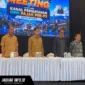 Wali Kota Bitung Hengky Honandar dan Kepala Perwakilan BI Sulut Joko Supratikto saat memimpin High Level Meeting sekaligus meluncurkan QRIS PBB Bitung di Favehotel, 11/08/26.