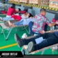Karyawan PT Daya Adicipta Wisesa (DAW) mendonorkan darahnya dalam aksi kemanusiaan bersama PMI Kabupaten Minahasa Utara di Manado, Jumat (14/08/26).