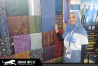 Kehadiran Urban Digifest 2026 di Manado Town Square 3 memberikan dampak positif bagi UMKM Tenun Kawanua untuk memperluas pasar dan mengedukasi generasi muda.