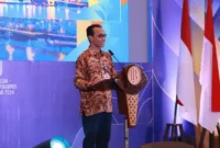 Kepala KPw BI Sulawesi Utara, Joko Supratikto, menyampaikan sambutan sekaligus pemaparan terkait pertumbuhan ekonomi daerah dalam acara Bincang Ekonomi di Ballroom Hotel Fourpoints Manado, 16/08/26.