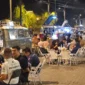 Suasana keramaian pengunjung yang memadati Kawasan Sun Bae di Kawasan Megamas Manado pada sore menjelang malam hari, Kamis (24/9/2026). Penerapan ekosistem pembayaran non-tunai di kawasan ini menjadi motor baru penggerak ekonomi kreatif daerah. (Foto: Aldy Pascoal / Jaguarinfo.id)