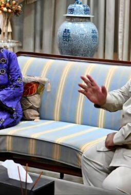 Presiden Prabowo Subianto Bertakziah ke Kediaman Megawati Soekarnoputri