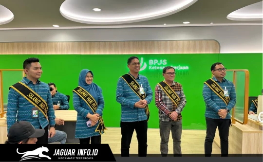 Suasana kegiatan Hari Pelanggan Nasional (Harpelnas) 2026 di Kantor Cabang BPJS Ketenagakerjaan Manado.